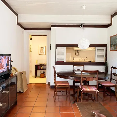 Seafront Swimming Pool Apartment *