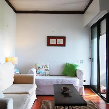 Seafront Swimming Pool Apartment * Εστορίλ